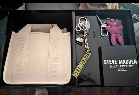 Steve Madden Handbags - Steve Madden Ivory Satchel Multi-Piece Gift Set